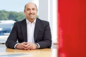 In der Engineeringphase steht der digitale Zwilling eines Schaltschranks im Mittelpunkt. „Basis sind 3D-Daten, die Gehäuse und Zubehör abbilden“, erklärt Sebastian Seitz, CEO von Eplan. In der Engineeringphase steht der digitale Zwilling eines Schaltschranks im Mittelpunkt. „Basis sind 3D-Daten, die Gehäuse und Zubehör abbilden“, erklärt Sebastian Seitz, CEO von Eplan.