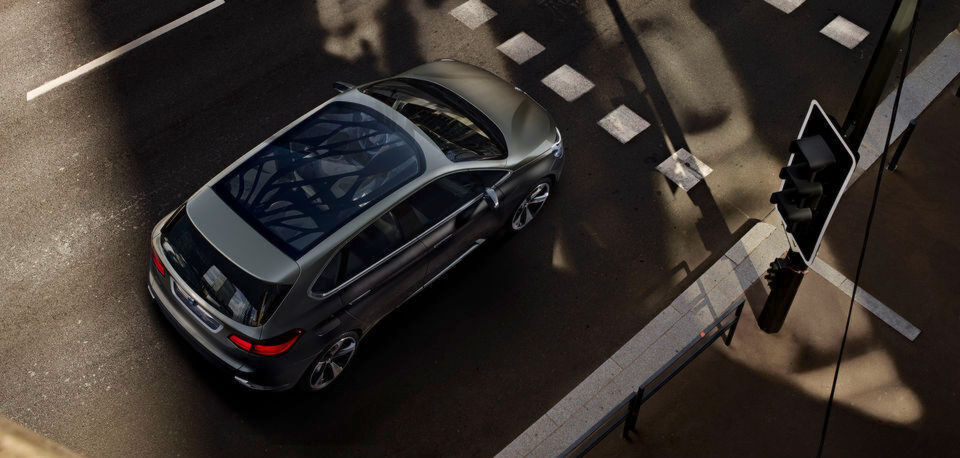 Das "Cool Shade Panorama Dach" im damaligen Concept Active Tourer von BMW. Das "Cool Shade Panorama Dach" im damaligen Concept Active Tourer von BMW.