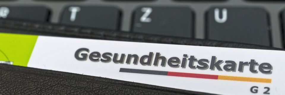 Wird die Gesundheitskarte bald überflüssig, wenn alle Daten direkt auf eine Gesundheits-App geladen werden können? Wird die Gesundheitskarte bald überflüssig, wenn alle Daten direkt auf eine Gesundheits-App geladen werden können?