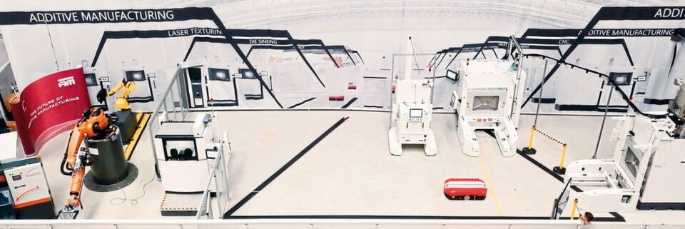 Next-Gen-AM: In Varel haben die Projektpartner eine vollautomatisierte 3D-Druck-Fabrik aufgebaut. Auf der Pilotanlage produzierte Bauteile sind bei Lkw von Daimler bereits eingebaut. Next-Gen-AM: In Varel haben die Projektpartner eine vollautomatisierte 3D-Druck-Fabrik aufgebaut. Auf der Pilotanlage produzierte Bauteile sind bei Lkw von Daimler bereits eingebaut.