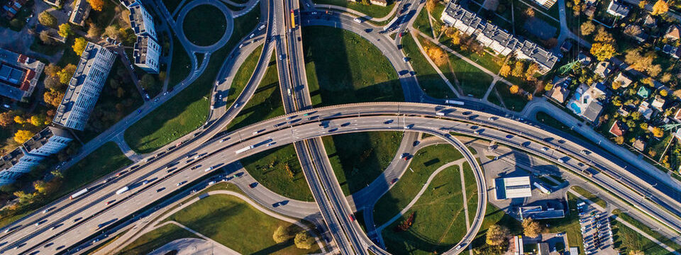 Mit Datenqualität und -verfügbarkeit steht und fällt der Verkehr der Zukunft. Mit Datenqualität und -verfügbarkeit steht und fällt der Verkehr der Zukunft.
