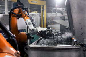 Die KUKA Foundry-Roboter beistzen eine hitze-, korrosions-, laugen- und säurebeständige Lackierung Die KUKA Foundry-Roboter beistzen eine hitze-, korrosions-, laugen- und säurebeständige Lackierung