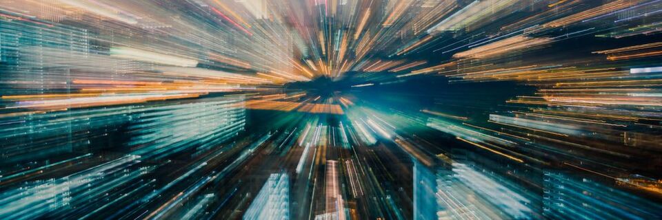 Dezentralisierte Netzarchitekturen beschleunigen Anwendungen und Dienste Dezentralisierte Netzarchitekturen beschleunigen Anwendungen und Dienste