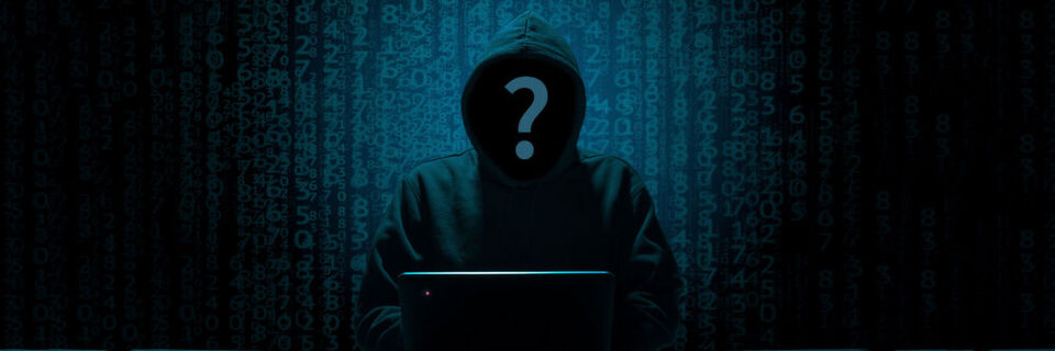 Professionelle Hacker versuchen mit ausgeklügelten Angriffs-Methoden immer neue Schwachstellen auszunutzen und damit so lange wie möglich unentdeckt zu bleiben. Professionelle Hacker versuchen mit ausgeklügelten Angriffs-Methoden immer neue Schwachstellen auszunutzen und damit so lange wie möglich unentdeckt zu bleiben.