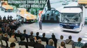 Den ersten Aufschlag machte MAN bei der IAA Nutzfahrzeuge. Neuen Lösungen, wie beispielsweise der MAN CitE, zahlten auf den Markenanspruch ein. Den ersten Aufschlag machte MAN bei der IAA Nutzfahrzeuge. Neuen Lösungen, wie beispielsweise der MAN CitE, zahlten auf den Markenanspruch ein.