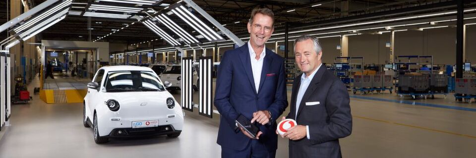 E.Go setzt auf 5G (v.l.): Prof. Schuh, CEO E.Go Mobile AG und Hannes Ametsreiter, CEO Vodafone Deutschland. E.Go setzt auf 5G (v.l.): Prof. Schuh, CEO E.Go Mobile AG und Hannes Ametsreiter, CEO Vodafone Deutschland.