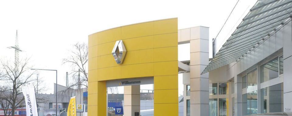 Renault will mit Nissan fusionieren, doch der japanische Hersteller will lieber seine eigene Bilanz verbessern. Renault will mit Nissan fusionieren, doch der japanische Hersteller will lieber seine eigene Bilanz verbessern.