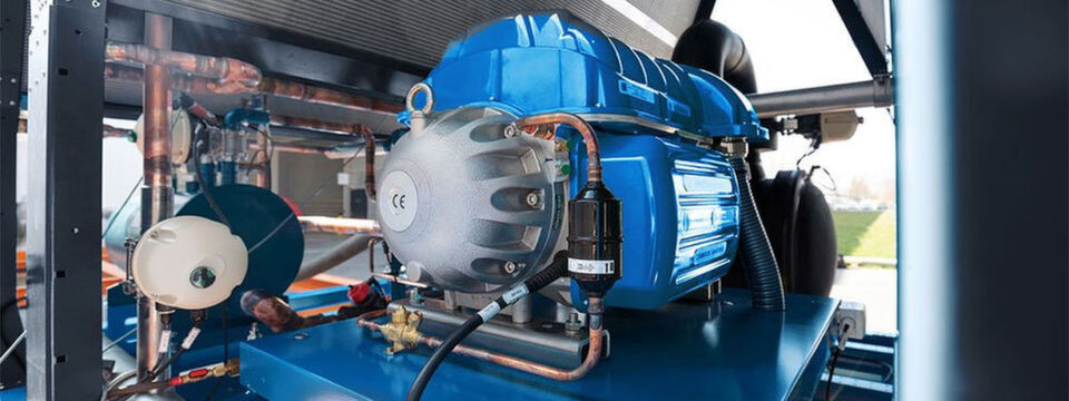 Die überarbeiteten, luftgekühlten „Quantum“-Kältemaschinen von Engie Refrigeration bieten bis zu zwei Megawatt Kälteleistung. Die überarbeiteten, luftgekühlten „Quantum“-Kältemaschinen von Engie Refrigeration bieten bis zu zwei Megawatt Kälteleistung.