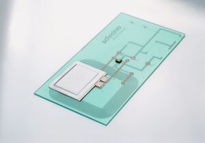 Die Lieferkette im Blick: Dank der Kombination von RFID mit Sensorik und einer Batterie kann die Loggingfunktion für einen definierten Zeitraum ein Aktivitätsprofil erfassen, das via Mobiltelefon oder einer RFID-Lesestation weltweit auslesbar ist. Die Lieferkette im Blick: Dank der Kombination von RFID mit Sensorik und einer Batterie kann die Loggingfunktion für einen definierten Zeitraum ein Aktivitätsprofil erfassen, das via Mobiltelefon oder einer RFID-Lesestation weltweit auslesbar ist.