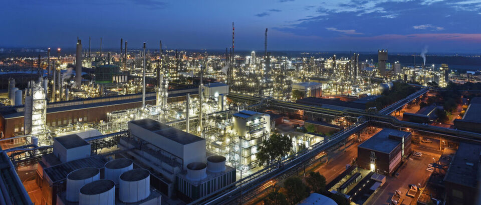 BASF richtet die Unternehmensorganisation neu aus und will damit millionenschwere Einsparungen erzielen. BASF richtet die Unternehmensorganisation neu aus und will damit millionenschwere Einsparungen erzielen.
