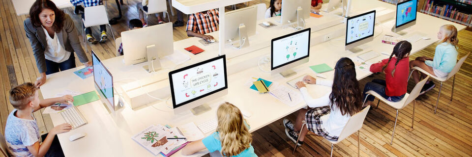 Fünf Milliarden Euro stellt der Bund den deutschen Schulen für die Digitalisierung in den nächsten fünf Jahren bereit. Wer Fördergelder will muss in Sachen IT-Planung jedoch einiges beachten. Fünf Milliarden Euro stellt der Bund den deutschen Schulen für die Digitalisierung in den nächsten fünf Jahren bereit. Wer Fördergelder will muss in Sachen IT-Planung jedoch einiges beachten.