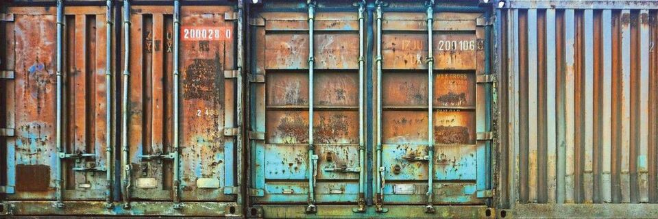 Deliver ist eine Gemeinschaft von Verladern, Logistikdienstleistern, Behörden und Banken mit dem Ziel, Geschwindigkeit, Benutzerfreundlichkeit und Flexibilität im weltweiten Geschäftsverkehr wie dem Containertransport zu verbessern. Deliver ist eine Gemeinschaft von Verladern, Logistikdienstleistern, Behörden und Banken mit dem Ziel, Geschwindigkeit, Benutzerfreundlichkeit und Flexibilität im weltweiten Geschäftsverkehr wie dem Containertransport zu verbessern.