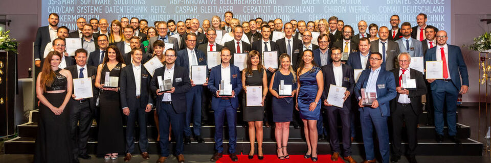 31 Unternehmen hatten sich in elf Kategorien für den Best of Industry Award beworben. 31 Unternehmen hatten sich in elf Kategorien für den Best of Industry Award beworben.