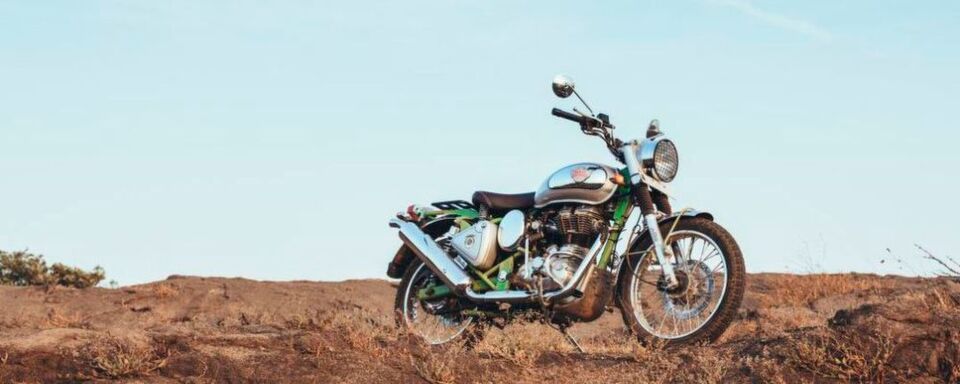 Der indische Hersteller verbindet Design und Funktionen, wie sie zum Höhepunkt der Trials-Rennen in den 1940er und -50er-Jahren üblich waren, mit modernen Features. Der indische Hersteller verbindet Design und Funktionen, wie sie zum Höhepunkt der Trials-Rennen in den 1940er und -50er-Jahren üblich waren, mit modernen Features.