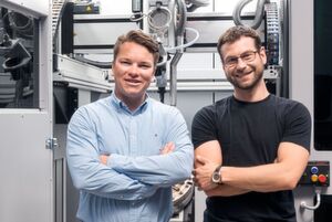 Sind überzeugt von dem revolutionären generativen Verfahren ihres Unternehmens Gefertec: Marcus Ortloff, Vertriebsingenieur (links), und Martin Lange, Projektingenieur Produktentwicklung. Sind überzeugt von dem revolutionären generativen Verfahren ihres Unternehmens Gefertec: Marcus Ortloff, Vertriebsingenieur (links), und Martin Lange, Projektingenieur Produktentwicklung.