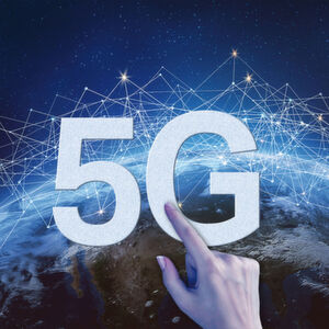 Im Zuge der Einrichtung der neuen 5G-Technologie wird der Bedarf an Basisstationen, aktiven Antennen und sonstigen Anlagen drastisch ansteigen. Covestro entwickelt dafür innovative und nachhaltige Werkstofflösungen. Dabei kooperiert das Unternehmen eng mit der Deutschen Telekom und dem Umeå Institute of Design. Im Zuge der Einrichtung der neuen 5G-Technologie wird der Bedarf an Basisstationen, aktiven Antennen und sonstigen Anlagen drastisch ansteigen. Covestro entwickelt dafür innovative und nachhaltige Werkstofflösungen. Dabei kooperiert das Unternehmen eng mit der Deutschen Telekom und dem Umeå Institute of Design.