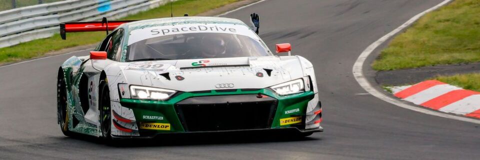 Der R8 LMS GT3 schreibt Ringgeschichte: Zum ersten Mal hat ein Rennwagen ganz ohne Lenksäule die Nordschleife umrundet. Der R8 LMS GT3 schreibt Ringgeschichte: Zum ersten Mal hat ein Rennwagen ganz ohne Lenksäule die Nordschleife umrundet.