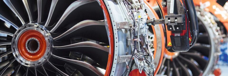 Hybridlager eignen sich für besonders anspruchsvolle Anwendungen wie beispielsweise in Flugzeugtriebwerken. Hybridlager eignen sich für besonders anspruchsvolle Anwendungen wie beispielsweise in Flugzeugtriebwerken.