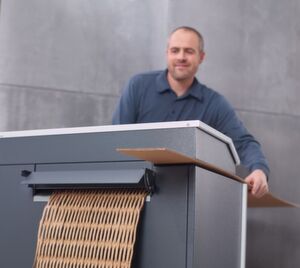 Spart Geld und leisten einen Beitrag zum Umweltschutz: die neue Verpackungspolstermaschine „ProfiPack P425“. Spart Geld und leisten einen Beitrag zum Umweltschutz: die neue Verpackungspolstermaschine „ProfiPack P425“.