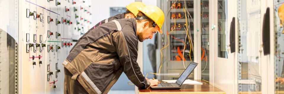 Wie muss man handeln, dass zukünftige Maschinenausfälle nicht eintreten? Prescriptive Maintenance liefert die notwendigen Infos. Wie muss man handeln, dass zukünftige Maschinenausfälle nicht eintreten? Prescriptive Maintenance liefert die notwendigen Infos.
