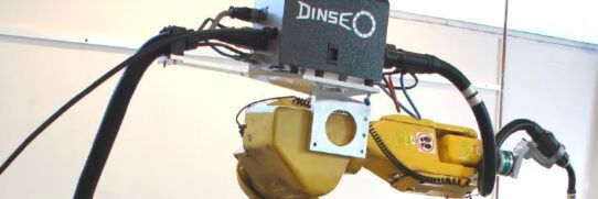 Der Fanuc-Roboter M-6i von 2001 mit Dinse-Schweißequipment bestehend aus MIG/MAG-Stromquelle DIX PI 400, Drahtvorschub WF 50, Sicherheitsabschaltung SAS 100, Schweißgarnitur DIX METZ 600 und dem flüssiggekühlten Schweißbrenner METZ 522. Der Fanuc-Roboter M-6i von 2001 mit Dinse-Schweißequipment bestehend aus MIG/MAG-Stromquelle DIX PI 400, Drahtvorschub WF 50, Sicherheitsabschaltung SAS 100, Schweißgarnitur DIX METZ 600 und dem flüssiggekühlten Schweißbrenner METZ 522.