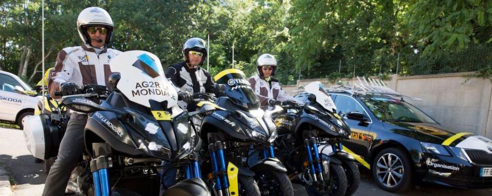 Die Niken soll das ideale Unterstützungsfahrzeug für die Vielzahl von schwierigen Passagen und wechselnden Wetterbedingungen während der Tour de France sein. Die Niken soll das ideale Unterstützungsfahrzeug für die Vielzahl von schwierigen Passagen und wechselnden Wetterbedingungen während der Tour de France sein.