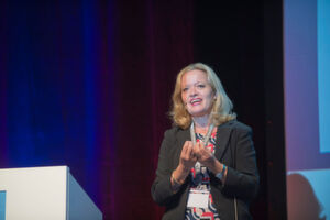 Dr. Anna-Maria Karl, Leiterin Global Talent Sourcing bei Daimler beim TAG DER INDUSTRIEKOMMUNIKATION 2019. Dr. Anna-Maria Karl, Leiterin Global Talent Sourcing bei Daimler beim TAG DER INDUSTRIEKOMMUNIKATION 2019.
