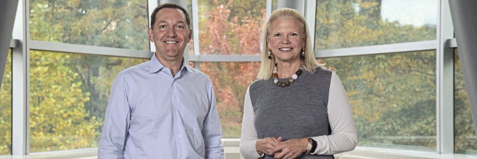 Ginni Rometty, Chairman, President und CEO bei IBM (r.), und James M. Whitehurst, CEO bei Red Hat (l.). IBM hat angekündigt, alle ausgegebenen und ausstehenden Stammaktien von Red Hat für 190 US-Dollar pro Aktie in bar zu übernehmen. Das ergibt einen Gesamtunternehmenswert von etwa 34 Milliarden US-Dollar. Ginni Rometty, Chairman, President und CEO bei IBM (r.), und James M. Whitehurst, CEO bei Red Hat (l.). IBM hat angekündigt, alle ausgegebenen und ausstehenden Stammaktien von Red Hat für 190 US-Dollar pro Aktie in bar zu übernehmen. Das ergibt einen Gesamtunternehmenswert von etwa 34 Milliarden US-Dollar.