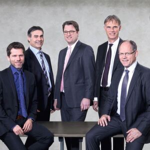 Der Vorstand der IFM-Unternehmensgruppe (v.l.: Martin Buck, Benno Kathan, Christoph von Rosenberg, Michael Marhofer und Dr. Thomas May). Der Vorstand der IFM-Unternehmensgruppe (v.l.: Martin Buck, Benno Kathan, Christoph von Rosenberg, Michael Marhofer und Dr. Thomas May).