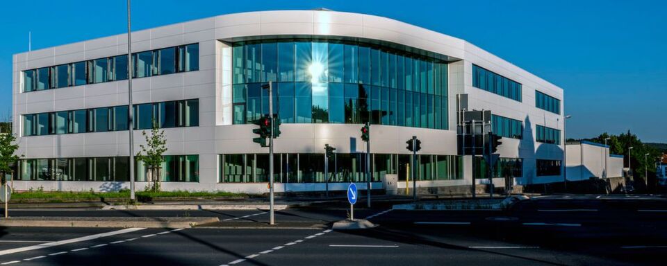 Der Automobilzulieferer Jopp hat sein neues Entwicklungszentrum in Bad Neustadt an der Saale eröffnet. Der Automobilzulieferer Jopp hat sein neues Entwicklungszentrum in Bad Neustadt an der Saale eröffnet.