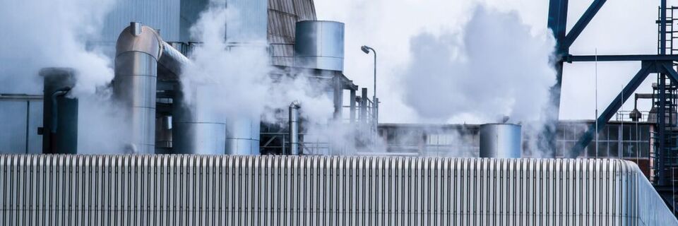Jedes Jahr verschenkt die Industrie in Deutschland Abwärmeenergie in Höhe von 125 TWh. Jedes Jahr verschenkt die Industrie in Deutschland Abwärmeenergie in Höhe von 125 TWh.