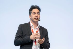 Serge Buechli (Lemo): Ein neu entwickelter SMPTE-Steckverbinder vereinfacht die Fertigung. Serge Buechli (Lemo): Ein neu entwickelter SMPTE-Steckverbinder vereinfacht die Fertigung.