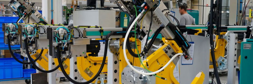 Mit seinen Verbindungssystemen ist TOX Pressotechnik vor allem in der Automobilindustrie ein langjähriger Systemlieferant. Mit seinen Verbindungssystemen ist TOX Pressotechnik vor allem in der Automobilindustrie ein langjähriger Systemlieferant.