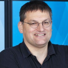 Die Forschungsgebiete von Professor Michael Resch sind Informationstechnologie und Simulationswissenschaften mit Schwerpunkt Höchstleistungsrechnen. Die Forschungsgebiete von Professor Michael Resch sind Informationstechnologie und Simulationswissenschaften mit Schwerpunkt Höchstleistungsrechnen.