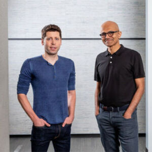 Satya Nadella, CEO von Microsoft (r.): „Indem wir die bahnbrechende Technologie von OpenAI mit den neuen Azure KI-Supercomputing-Technologien zusammenbringen, wollen wir KI demokratisieren und zugleich die Sicherheit bei KI stets in den Mittelpunkt stellen, damit jeder davon profitieren kann.“ Satya Nadella, CEO von Microsoft (r.): „Indem wir die bahnbrechende Technologie von OpenAI mit den neuen Azure KI-Supercomputing-Technologien zusammenbringen, wollen wir KI demokratisieren und zugleich die Sicherheit bei KI stets in den Mittelpunkt stellen, damit jeder davon profitieren kann.“