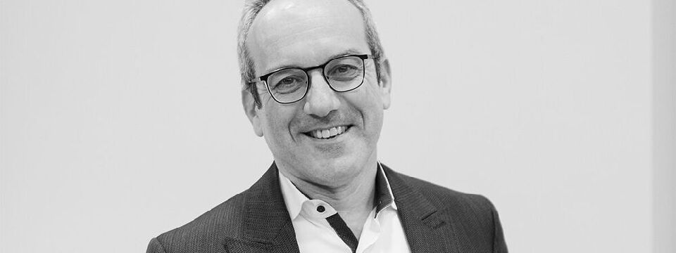 Dr. Béla Waldhauser ist Sprecher der Allianz zur Stärkung digitaler Infrastrukturen in Deutschland und kommentiert die Verfügung, die in der Gegend Amsterdam/ Haarlemmermeer die Errichtung von weiteren Rechenzentren (zunächst) stoppt. Dr. Béla Waldhauser ist Sprecher der Allianz zur Stärkung digitaler Infrastrukturen in Deutschland und kommentiert die Verfügung, die in der Gegend Amsterdam/ Haarlemmermeer die Errichtung von weiteren Rechenzentren (zunächst) stoppt.