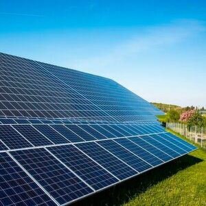 Für die Photovoltaik bieten sich Siliziumkarbid-Schalter in neuen Designs als Ersatz für IGBTs an. Für die Photovoltaik bieten sich Siliziumkarbid-Schalter in neuen Designs als Ersatz für IGBTs an.