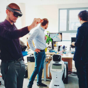 Die Software von Gestalt Robotics wird beispielsweise in der industriellen Bildverarbeitung und Werkerassistenz sowie in autonomen Transport- und intelligenten Robotersystem eingesetzt. Die Software von Gestalt Robotics wird beispielsweise in der industriellen Bildverarbeitung und Werkerassistenz sowie in autonomen Transport- und intelligenten Robotersystem eingesetzt.