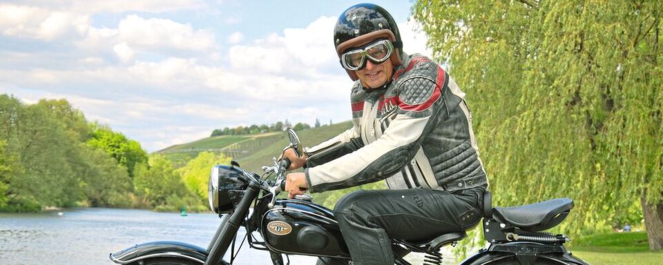 Es warten traumhafte Oldtimerstrecken im Herzen Mainfrankens: Lifestyle mit Bike, Wein und Businessesprit. Es warten traumhafte Oldtimerstrecken im Herzen Mainfrankens: Lifestyle mit Bike, Wein und Businessesprit.