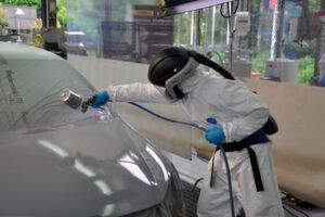Vor dem Füllerauftrag sollte der Fachmann sich informieren, welche Untergrundvorbehandlung das Material erfordert. Vor dem Füllerauftrag sollte der Fachmann sich informieren, welche Untergrundvorbehandlung das Material erfordert.