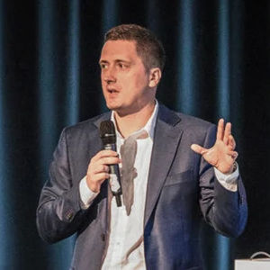 Christian Struwe, Head of Public Policy EMEA bei DJI, beantwortet 12 Fragen über die Bedeutung der neuen europäischen Drohnenverordnung, die dadurch bedingten Veränderungen und zeitlichen Vorgaben sowie die Auswirkungen auf kommerzielle Drohnennutzer in Europa. Christian Struwe, Head of Public Policy EMEA bei DJI, beantwortet 12 Fragen über die Bedeutung der neuen europäischen Drohnenverordnung, die dadurch bedingten Veränderungen und zeitlichen Vorgaben sowie die Auswirkungen auf kommerzielle Drohnennutzer in Europa.