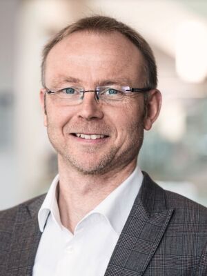 „Das optional steckbare Kommunikationsinterface, die IO-Link-Schnittstelle und die Konfigurationsmöglichkeiten der neuen Wago-Stromversorgung Pro 2 können den Anwender schon heute ins digitale Zeitalter bringen“, sagt Jürgen Pfeifer, IoT- und Cloud-Partnermanager bei Wago. „Das optional steckbare Kommunikationsinterface, die IO-Link-Schnittstelle und die Konfigurationsmöglichkeiten der neuen Wago-Stromversorgung Pro 2 können den Anwender schon heute ins digitale Zeitalter bringen“, sagt Jürgen Pfeifer, IoT- und Cloud-Partnermanager bei Wago.