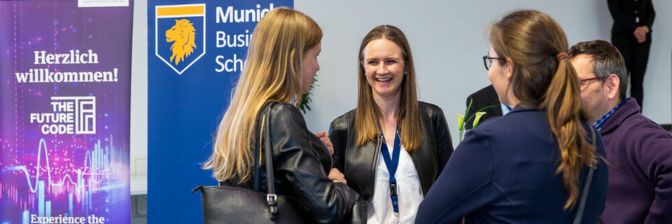 Julia Brotzki stellte das CDO-Programm auch im Rahmen von „The Future Code“ vor. Julia Brotzki stellte das CDO-Programm auch im Rahmen von „The Future Code“ vor.