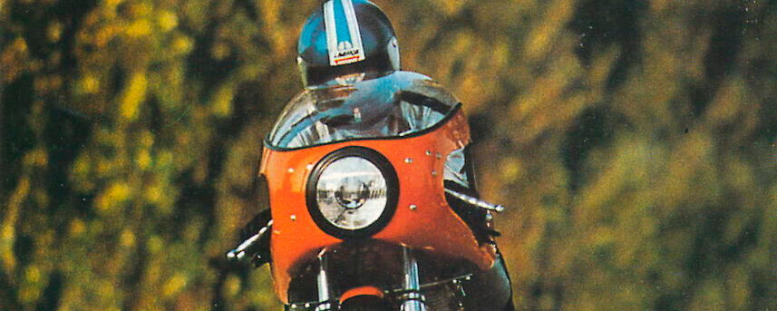 Die Laverda 750 SFC, ein Rennsport-Motorrad. Es wurde von 1971 bis 1976 produziert. Die Laverda 750 SFC, ein Rennsport-Motorrad. Es wurde von 1971 bis 1976 produziert.