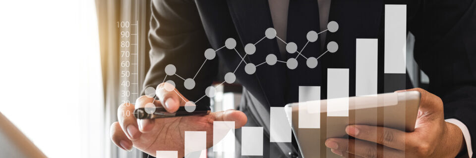 Mit Containertechnologie, Migrationscode und Technologieplattformen lassen sich auch Analytics-Anwendungen unproblematisch in die Cloud verlagern. Mit Containertechnologie, Migrationscode und Technologieplattformen lassen sich auch Analytics-Anwendungen unproblematisch in die Cloud verlagern.