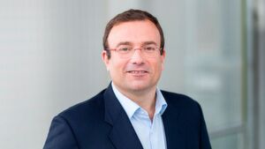 Cayetano Carbajo Martín, Chief Technology Officer (CTO) von Telefónica Deutschland: "LTE ist und bleibt eine zentrale Technologie für die Digitalisierung in Deutschland. Die Leistungsgrenze für Alltagsanwendungen ist noch längst nicht erreicht." Cayetano Carbajo Martín, Chief Technology Officer (CTO) von Telefónica Deutschland: "LTE ist und bleibt eine zentrale Technologie für die Digitalisierung in Deutschland. Die Leistungsgrenze für Alltagsanwendungen ist noch längst nicht erreicht."