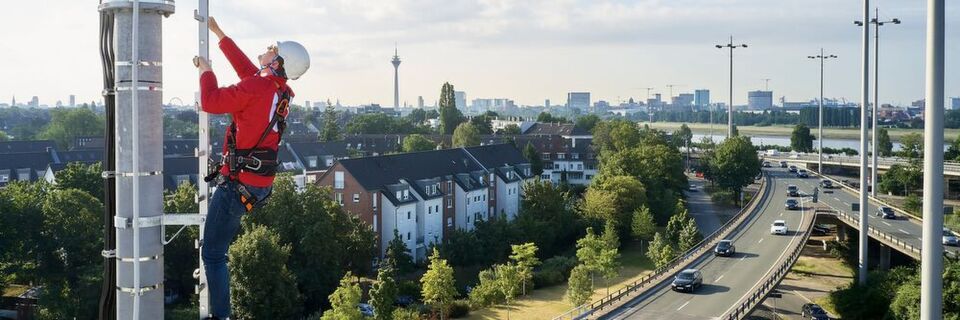 Vodafone-Techniker aktivieren 5G in Deutschland. Vodafone-Techniker aktivieren 5G in Deutschland.