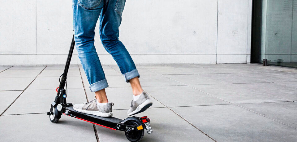 GroverGo bietet seinen Kunden ein transparentes Preismodell mit monatlicher Staffelung. Die E-Scooter können von GroverGo-Kunden bereits ab einem Mietpreis von 29,90 Euro im Monat bei 12-monatiger Vertragslaufzeit gemietet werden. GroverGo bietet seinen Kunden ein transparentes Preismodell mit monatlicher Staffelung. Die E-Scooter können von GroverGo-Kunden bereits ab einem Mietpreis von 29,90 Euro im Monat bei 12-monatiger Vertragslaufzeit gemietet werden.