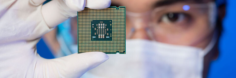 Der SWAPGS-Angriff umgeht alle bekannten Schutzmechanismen, die nach Bekanntwerden der vergleichbaren Attacken „Spectre“ und „Meltdown“ im Frühjahr 2018 umgesetzt wurden. Der SWAPGS-Angriff umgeht alle bekannten Schutzmechanismen, die nach Bekanntwerden der vergleichbaren Attacken „Spectre“ und „Meltdown“ im Frühjahr 2018 umgesetzt wurden.