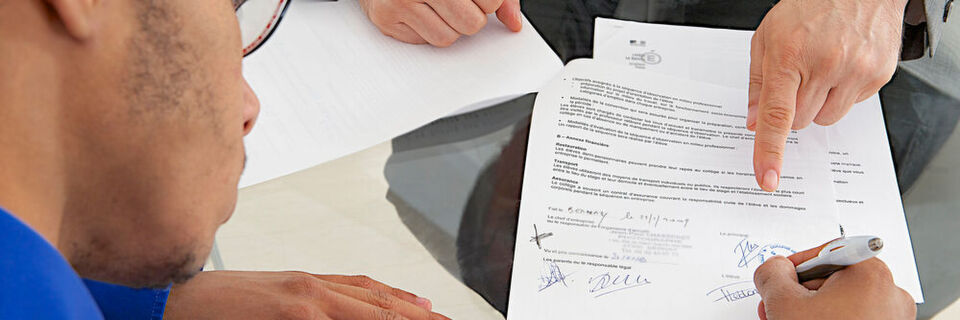 Aufgrund verzögerter Unterschriften kommen Geschäftsabschlüsse häufig nicht zustande. Aufgrund verzögerter Unterschriften kommen Geschäftsabschlüsse häufig nicht zustande.
